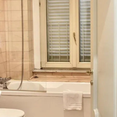 Wamma Spanish Steps With Two Bedrooms Daire *